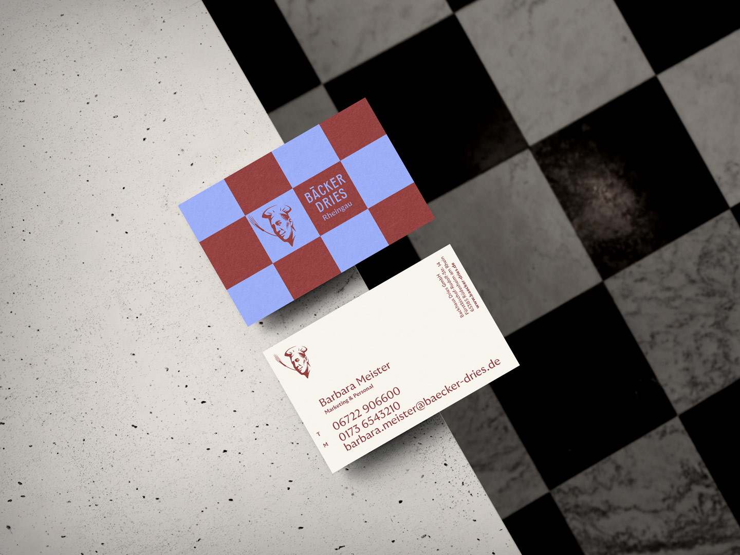 BDR_Free_Business_Card_Mockup_5_4zu3